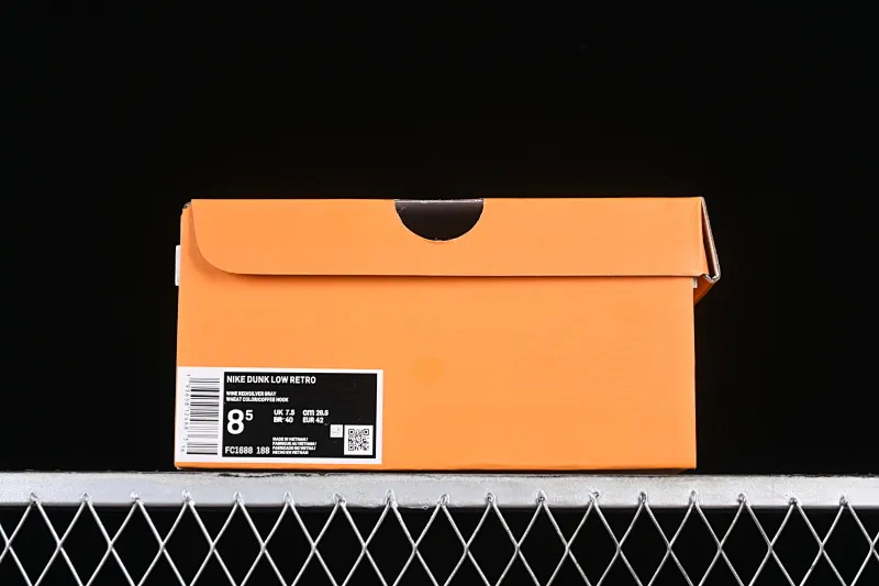 All Categories Nk SB Dunk Series Nk SB Dunk Low Low-top sneakers Louis Vuitton x Nk Dunk Low joint custom-burgundy silver hook SB low-top casual sneakers FC1688-188